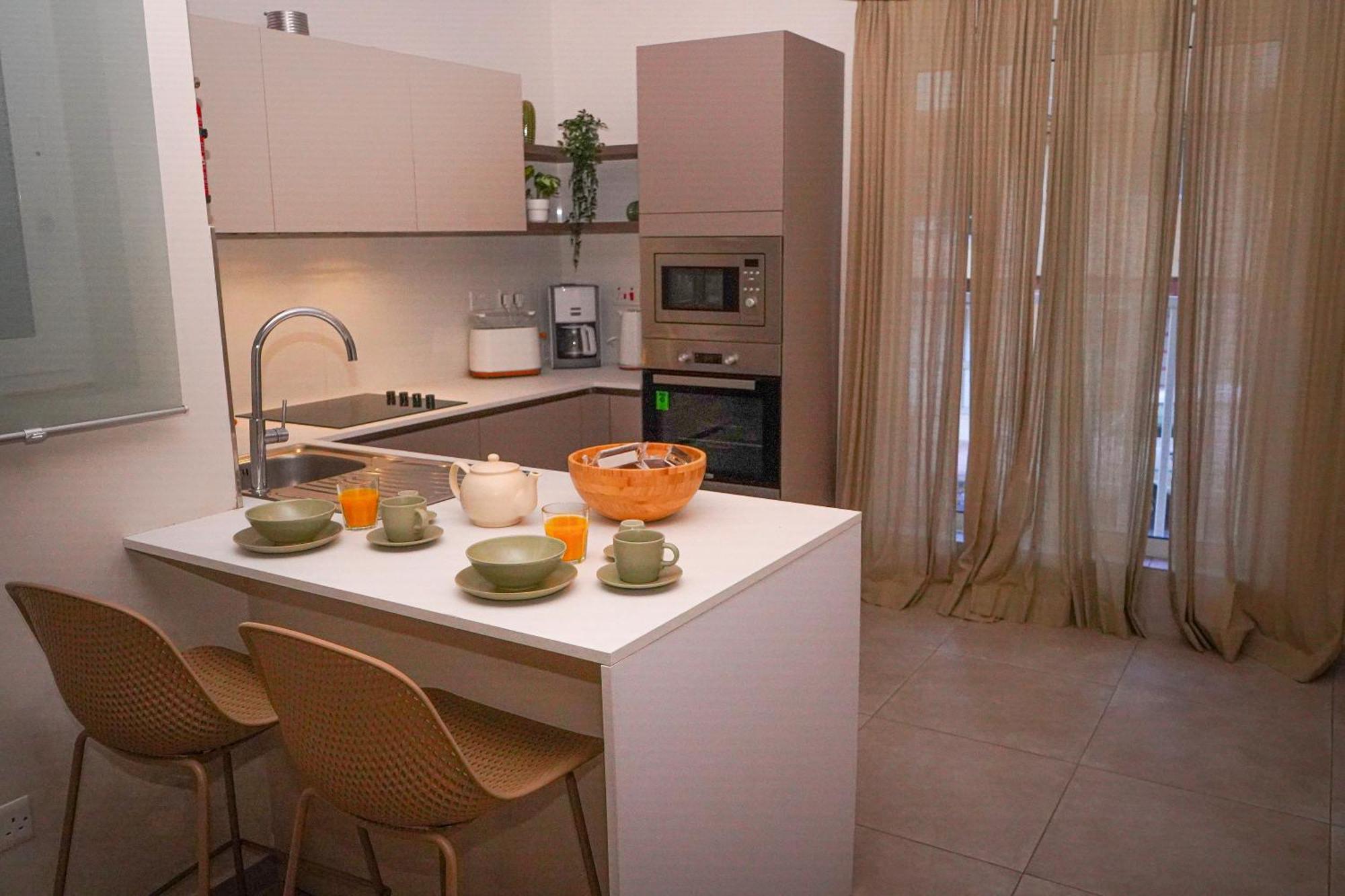 Lovely Holiday Home Next To Bus Terminus St. Paul's Bay Exterior foto